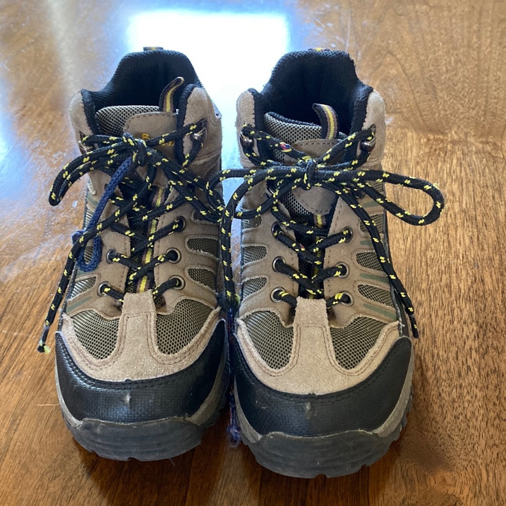 Bear Paw Youth hiking boots